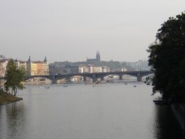 Vltava 5-mezi jezy U Karlova mostu a Jiráskova mostu (1).jpg